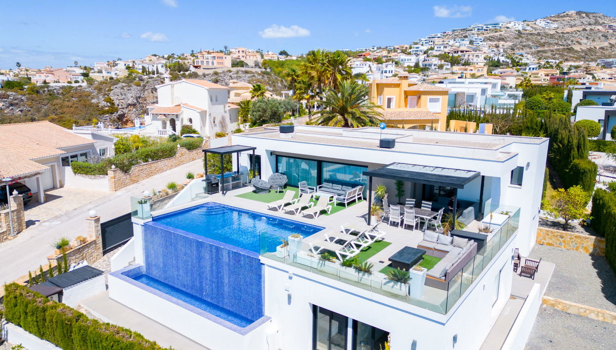 Casa de 6 quartos em Benitachell com piscina privada e jardim - Foto 1