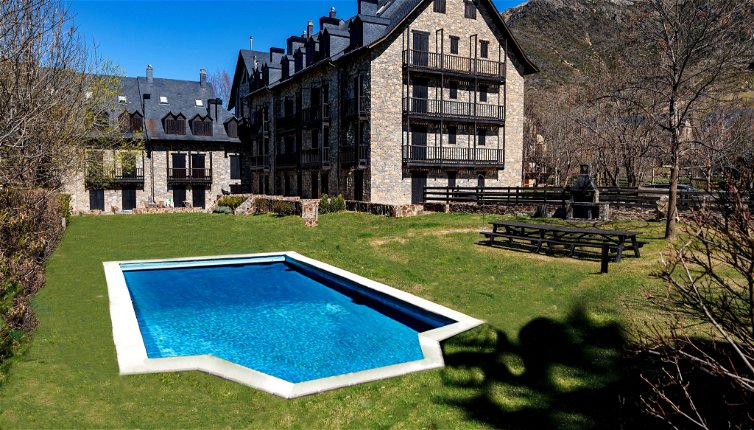 Foto 1 - Apartment mit 1 Schlafzimmer in La Vall de Boí mit schwimmbad und blick auf die berge