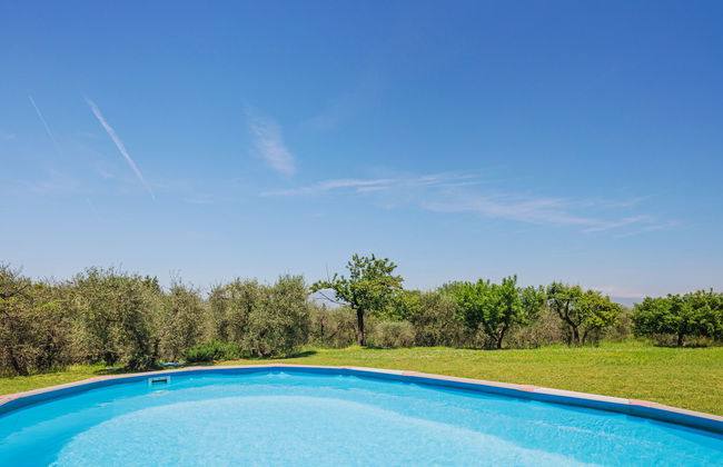 Apartamento de 2 quartos em Capannori com piscina privada e jardim - Foto 3