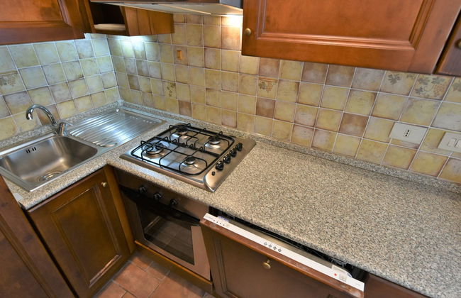 Apartamento de 2 quartos em Castana com piscina e jardim - Foto 11