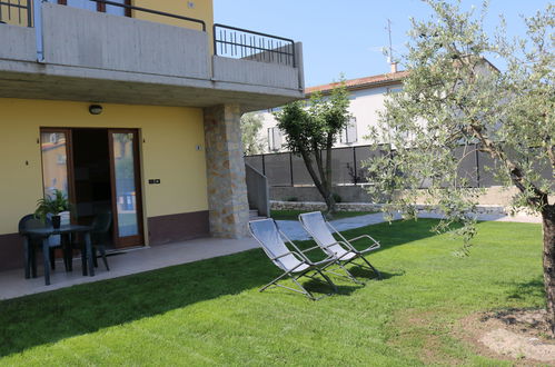 Foto 2 - Apartamento de 2 habitaciones en Lazise con piscina y vistas a la montaña