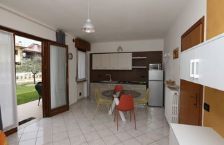 Foto 3 - Apartamento de 2 quartos em Lazise com piscina e vista para a montanha