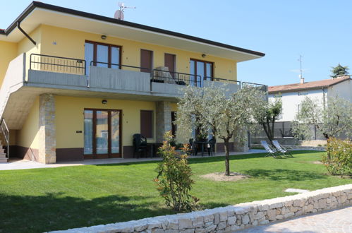 Foto 1 - Apartamento de 2 habitaciones en Lazise con piscina y vistas a la montaña