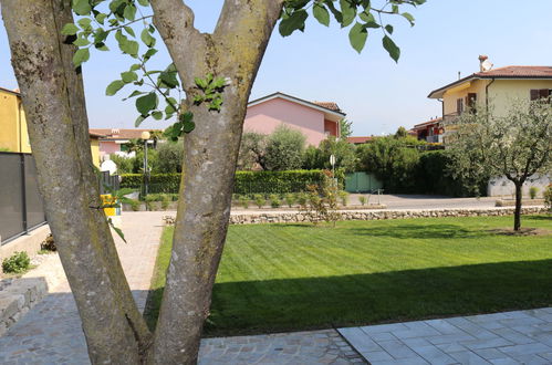 Foto 19 - Appartamento con 2 camere da letto a Lazise con piscina e giardino