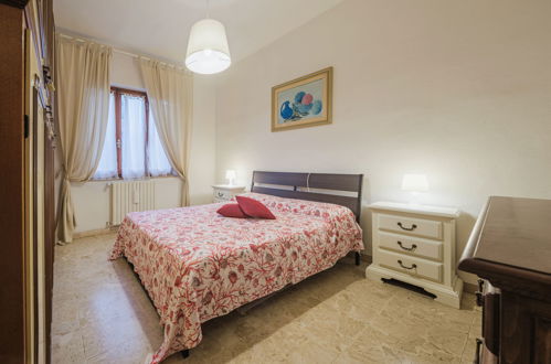 Foto 15 - Appartamento con 2 camere da letto a Massa con giardino e vista mare