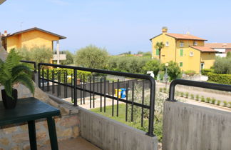 Photo 2 - Appartement de 2 chambres à Lazise avec piscine et vues sur la montagne