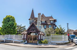 Photo 1 - 2 bedroom Apartment in Cabourg with sea view