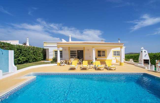 Casa de 4 quartos em Albufeira com piscina privada e jardim - Foto 1