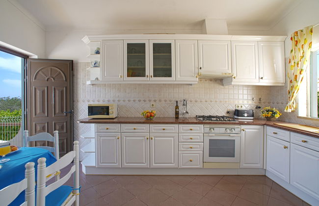 Casa de 4 quartos em Albufeira com piscina privada e jardim - Foto 29