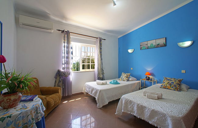 Casa de 4 quartos em Albufeira com piscina privada e jardim - Foto 13