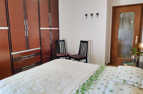 Foto 12 - Apartamento de 2 quartos em Vercana com terraço e vista para a montanha