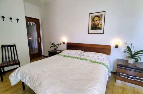 Foto 10 - Apartamento de 2 quartos em Vercana com jardim e terraço