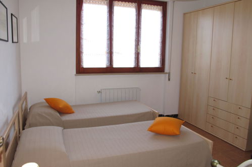 Foto 18 - Appartamento con 2 camere da letto a Camaiore con terrazza e vista mare