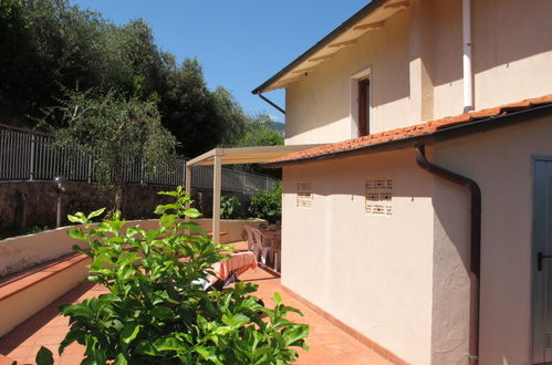 Foto 15 - Appartamento con 2 camere da letto a Camaiore con giardino e terrazza