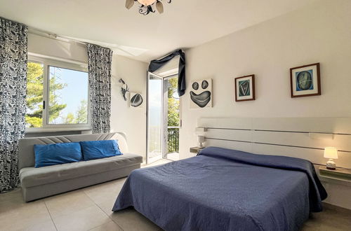 Foto 3 - Apartamento de 1 quarto em Imperia com piscina e jardim