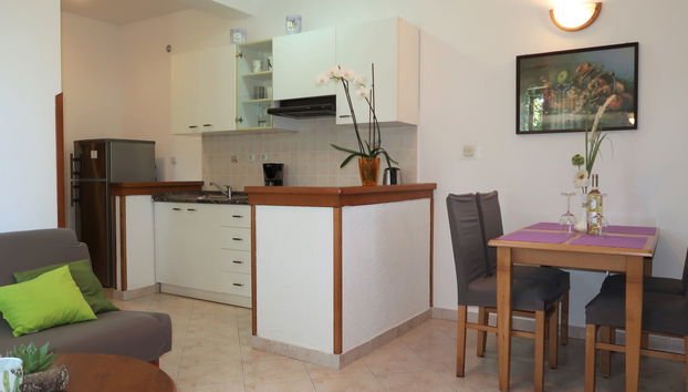 Apartment mit 2 Schlafzimmern in Sveta Nedelja mit schwimmbad und garten - Foto 4