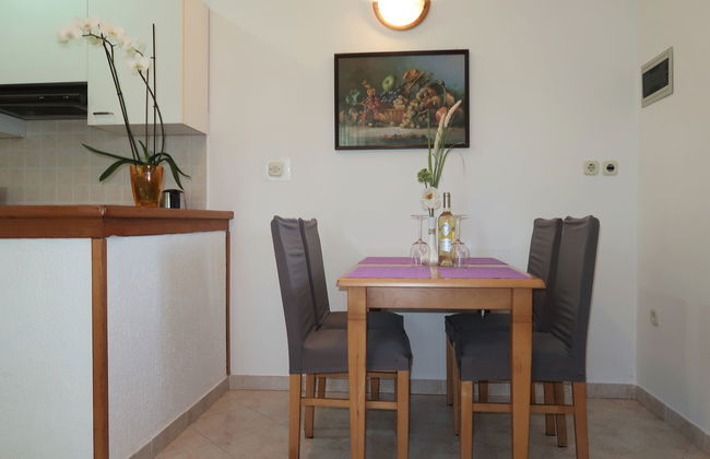 2 bedroom Apartment in Sveta Nedelja with swimming pool and garden - Photo 9