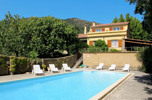 Foto 1 - Casa de 4 quartos em Le Plan-de-la-Tour com piscina privada e jardim