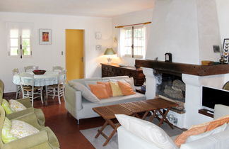 Photo 3 - 4 bedroom House in Le Plan-de-la-Tour with private pool and garden