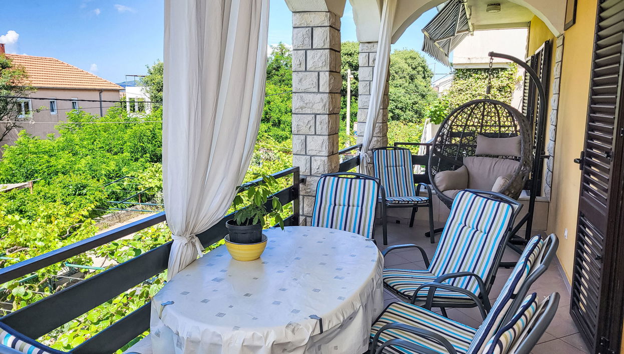 Apartment mit 4 Schlafzimmern in Sveti Filip i Jakov mit garten - Foto 1