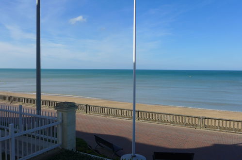 Foto 2 - Apartment mit 1 Schlafzimmer in Cabourg mit blick aufs meer