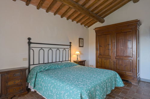 Photo 11 - 2 bedroom House in Castellina in Chianti with swimming pool and garden