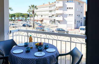 Foto 1 - Apartamento de 1 quarto em Saint-Raphaël com terraço