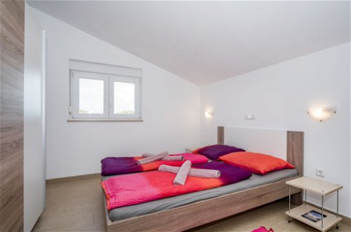 Foto 7 - Apartment mit 3 Schlafzimmern in Ližnjan mit garten und terrasse