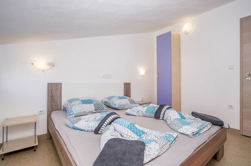 Foto 5 - Apartamento de 3 quartos em Ližnjan com jardim e terraço