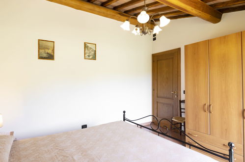 Photo 14 - 1 bedroom Apartment in Poggibonsi with swimming pool and garden