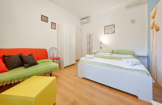 Appartement de 1 chambre à Malinska-Dubašnica avec jardin et terrasse - Photo 13