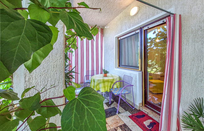 Appartement de 1 chambre à Malinska-Dubašnica avec jardin et terrasse - Photo 4