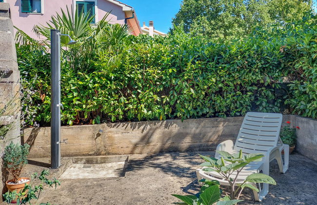 Appartement de 1 chambre à Malinska-Dubašnica avec jardin et terrasse - Photo 8