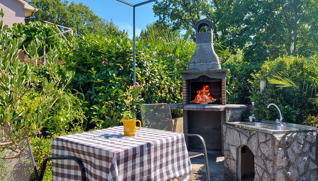 Appartamento con 1 camera da letto a Malinska-Dubašnica con giardino e terrazza - Foto 5