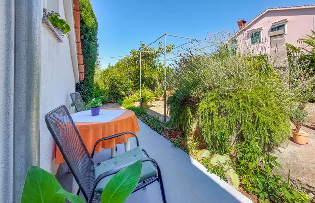 Appartement de 1 chambre à Malinska-Dubašnica avec jardin et terrasse - Photo 19