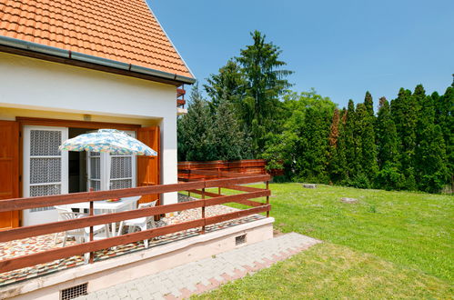 Foto 16 - Haus mit 2 Schlafzimmern in Balatonszárszó mit garten und blick aufs meer