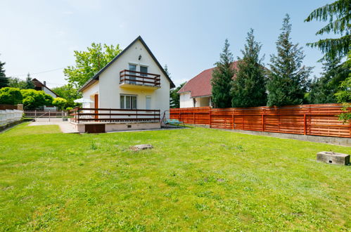 Foto 18 - Casa de 2 quartos em Balatonszárszó com jardim e terraço