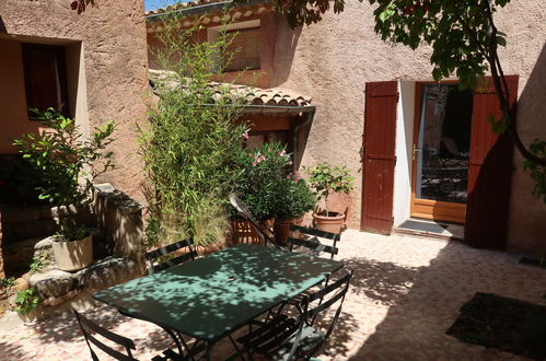 Foto 16 - Haus mit 1 Schlafzimmer in Saint-Saturnin-lès-Apt mit terrasse