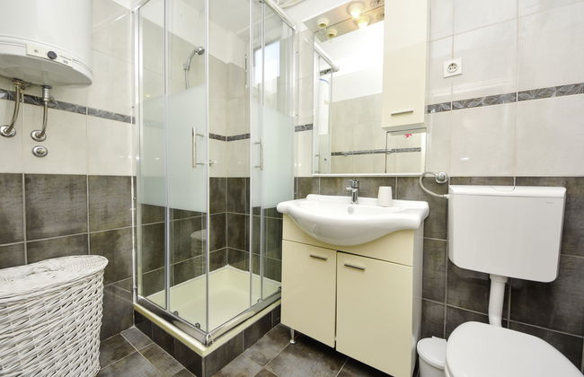 Appartamento con 3 camere da letto a Karlobag con terrazza - Foto 11