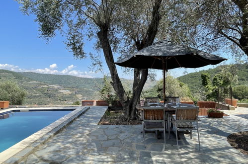 Photo 2 - Maison de 2 chambres à Pietrabruna avec piscine privée et jardin