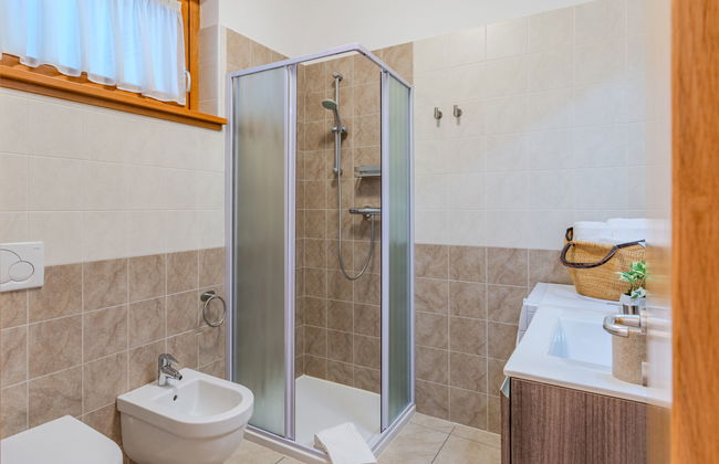 Apartment mit 2 Schlafzimmern in Trezzone mit schwimmbad und garten - Foto 5