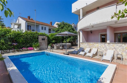 Foto 21 - Apartamento de 1 quarto em Rovinj com piscina e vistas do mar