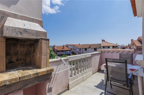 Photo 17 - 1 bedroom Apartment in Rovinj with swimming pool and sea view