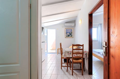 Photo 15 - 1 bedroom Apartment in Rovinj with swimming pool and garden