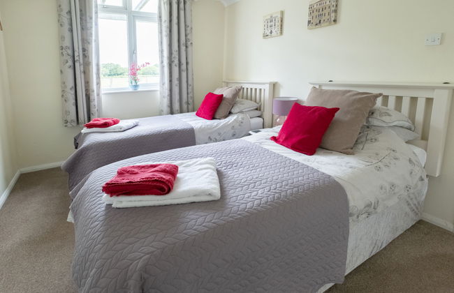 Casa de 4 quartos em Henfield com jardim - Foto 1