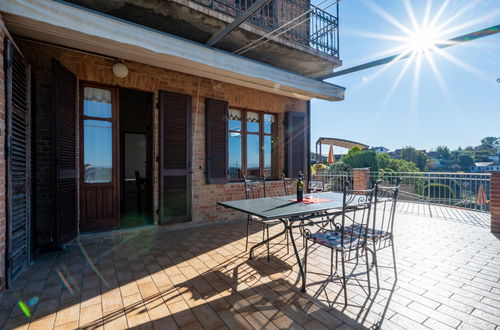 Photo 4 - 2 bedroom Apartment in Cossombrato with swimming pool and garden