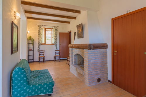 Photo 13 - 4 bedroom House in Mosciano Sant'Angelo with private pool and garden