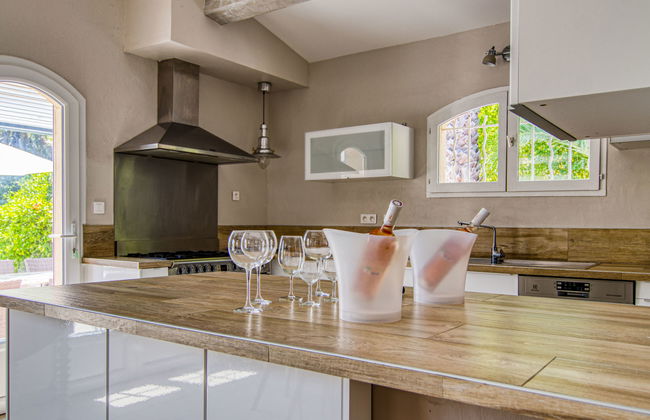 6 bedroom House in Pignans with private pool and garden - Photo 4