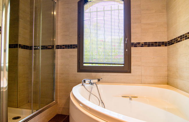 6 bedroom House in Pignans with private pool and garden - Photo 30