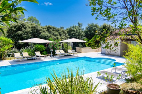 Photo 9 - 6 bedroom House in Pignans with private pool and garden